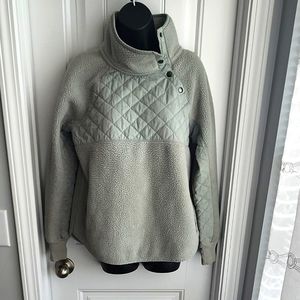 Abercrombie and Fitch sherpa pull over- small